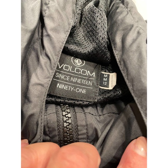 Volcom Girls Size M 12 Black Enemy Stone Windbreaker Jacket Hooded Zip Up - Picture 4 of 10